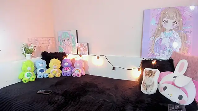 Snapshot of Strawberry_Kitty_ chatting on December 15, 2025, 3:56 am Strawberry Kitty online show from December 15, 2025, 3:56 am