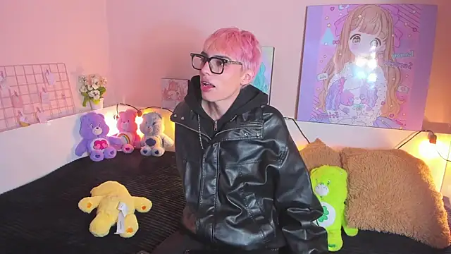 Snapshot of Strawberry_Kitty_ chatting on November 5, 2025, 1:47 pm Strawberry Kitty online show from November 5, 2025, 1:47 pm