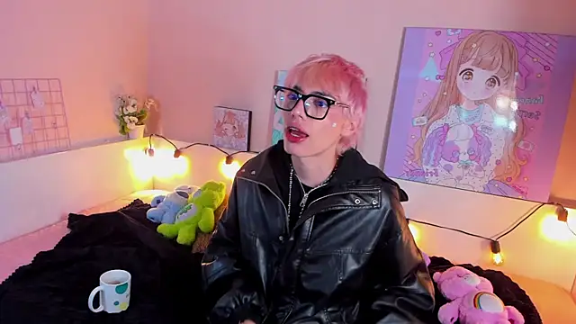 Snapshot of Strawberry_Kitty_ chatting on October 25, 2025, 4:00 am Strawberry Kitty online show from October 25, 2025, 4:00 am