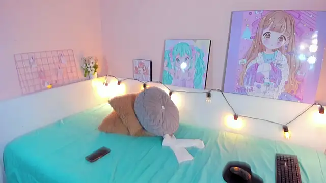 Snapshot of Strawberry_Kitty_ chatting on November 10, 2025, 3:33 am Strawberry Kitty online show from November 10, 2025, 3:33 am