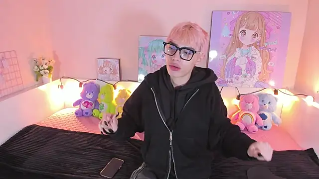 Snapshot of Strawberry_Kitty_ chatting on November 15, 2025, 10:58 pm Strawberry Kitty online show from November 15, 2025, 10:58 pm