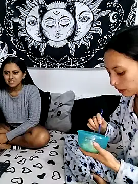 emily n abby online show from June 1, 2026, 1:33 pm
