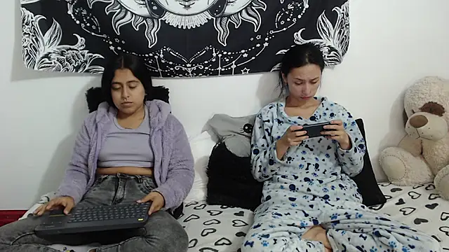emily n abby online show from June 4, 2026, 1:38 pm