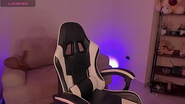 Nina Blaze online show from February 22, 2026, 2:58 am