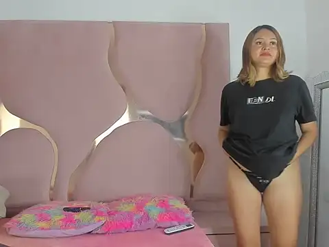 Snapshot of noaxht chatting on October 17, 2025, 1:35 pm noaxht online show from October 17, 2025, 1:35 pm