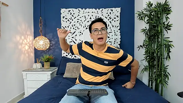 JohnBelRose online show from October 25, 2025, 7:36 pm