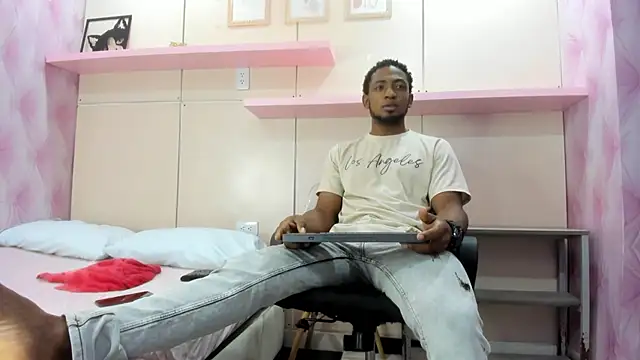 Snapshot of Stevenbrand chatting on November 4, 2025, 7:39 pm Stevenbrand online show from November 4, 2025, 7:39 pm