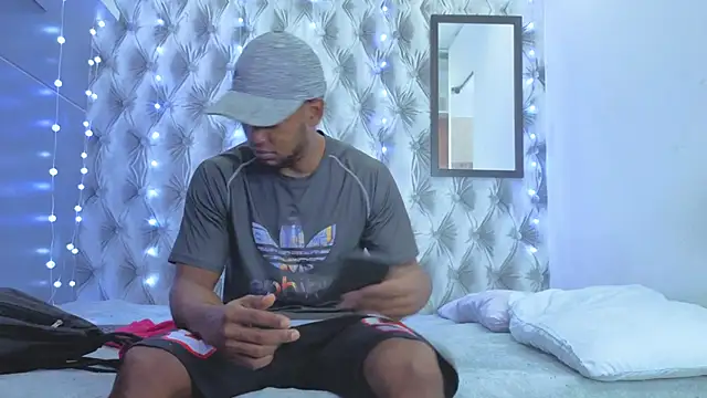 Snapshot of Stevenbrand chatting on December 4, 2025, 6:51 pm Stevenbrand online show from December 4, 2025, 6:51 pm