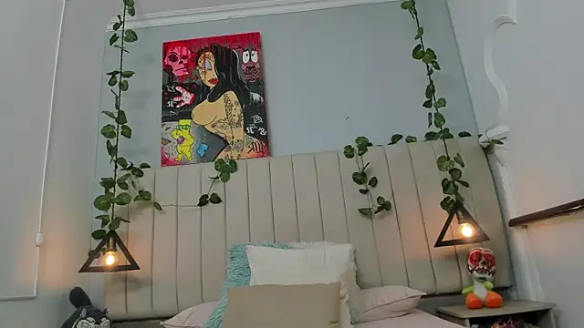 Amelia Brixton online show from February 4, 2026, 4:07 am