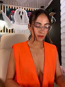 Snapshot of elegant__rouse chatting on October 31, 2025, 10:16 pm elegant rouse online show from October 31, 2025, 10:16 pm