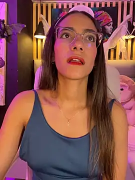 Snapshot of elegant__rouse chatting on November 3, 2025, 9:40 pm elegant rouse online show from November 3, 2025, 9:40 pm