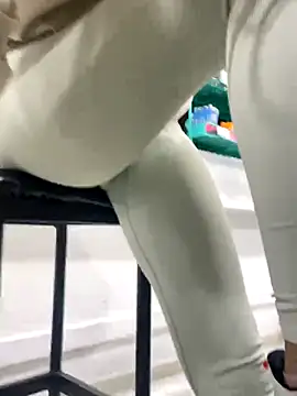 Snapshot of elegant__rouse chatting on October 30, 2025, 3:27 am elegant rouse online show from October 30, 2025, 3:27 am