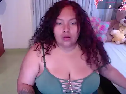 yvonne jlove online show from December 14, 2025, 2:07 am