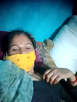 Snapshot of OliveGreen22 chatting on October 19, 2025, 8:44 pm OliveGreen22 online show from October 19, 2025, 8:44 pm