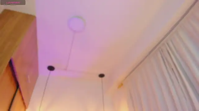 cassieestevens online show from October 23, 2025, 4:55 am