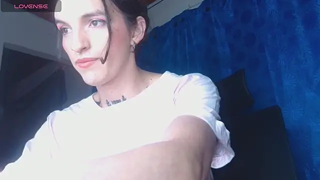 Snapshot of Scarlett_crastrawberry chatting on October 26, 2025, 6:08 pm Scarlett crastrawberry online show from October 26, 2025, 6:08 pm