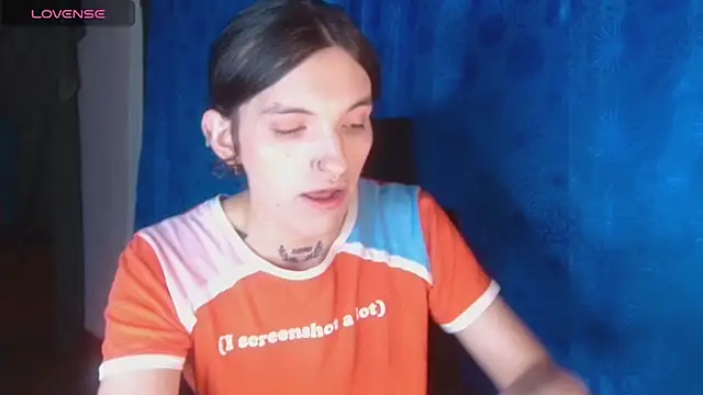 Snapshot of Scarlett_crastrawberry chatting on October 30, 2025, 10:17 pm Scarlett crastrawberry online show from October 30, 2025, 10:17 pm