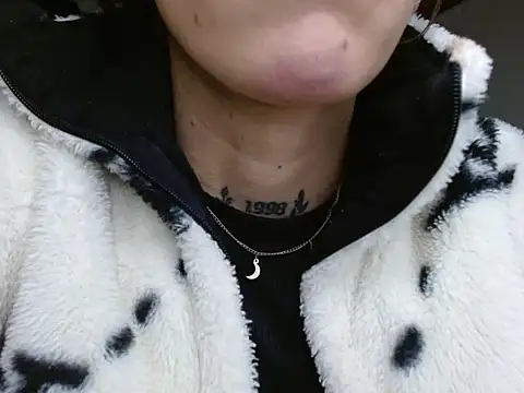 Scarlett crastrawberry online show from April 9, 2026, 1:18 am