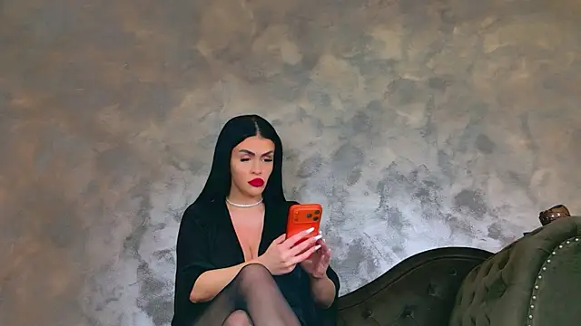 KimWilmes online show from April 19, 2026, 2:40 pm