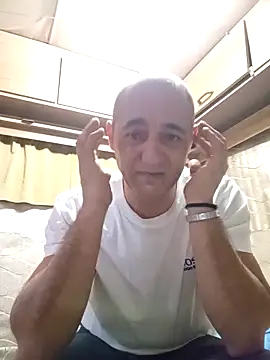 Emanuell1983 online show from December 18, 2025, 8:12 pm