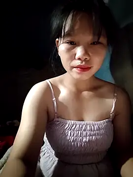 linh-miu99 online show from November 14, 2025, 6:44 pm