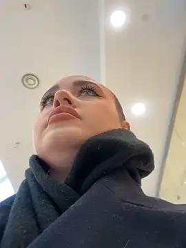 KiraSunshine online show from October 29, 2025, 4:00 am