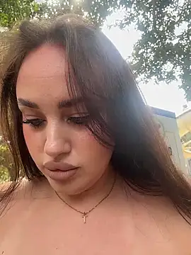 KiraSunshine online show from February 12, 2026, 4:23 am