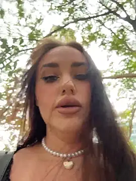 KiraSunshine online show from February 8, 2026, 5:05 am