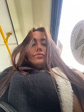 KiraSunshine online show from April 10, 2026, 6:09 am