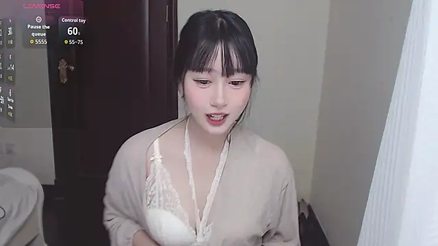Xiaowen-wen online show from October 18, 2025, 12:07 pm