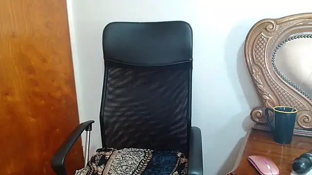 Hotcougar online show from April 19, 2026, 7:20 am