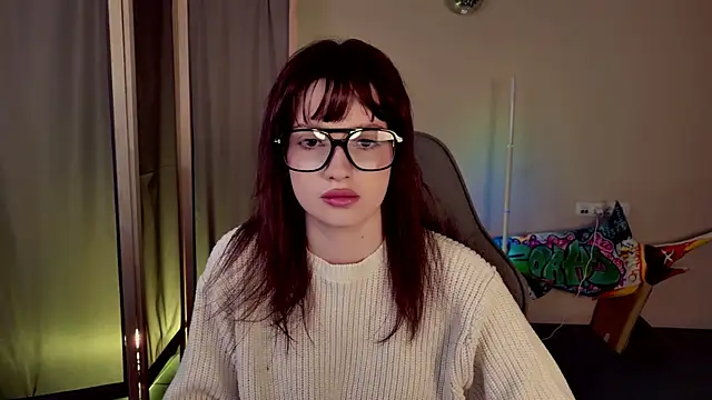 KiraVair online show from April 9, 2026, 3:07 pm