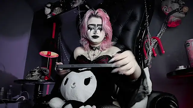 Snapshot of Navier__ chatting on February 20, 2026, 10:33 pm Navier online show from February 20, 2026, 10:33 pm