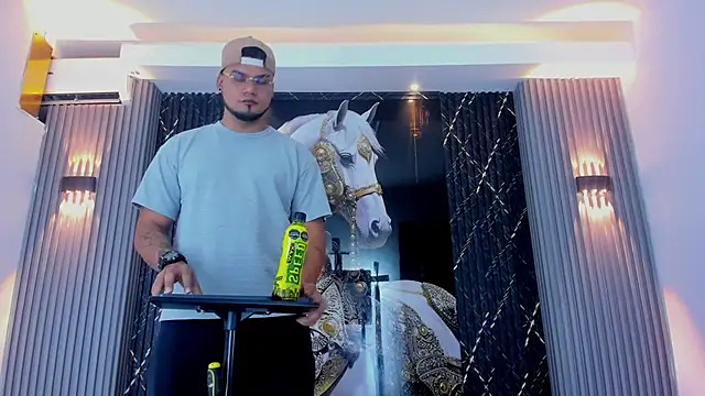 Snapshot of handsome_boys22 chatting on December 2, 2025, 11:56 am handsome boys22 online show from December 2, 2025, 11:56 am