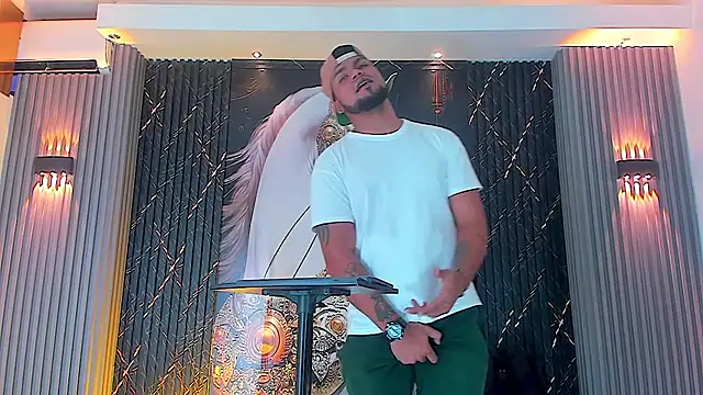 Snapshot of handsome_boys22 chatting on October 24, 2025, 12:04 pm handsome boys22 online show from October 24, 2025, 12:04 pm