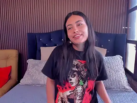 Snapshot of ViolettRouse chatting on November 12, 2025, 3:16 pm ViolettRouse online show from November 12, 2025, 3:16 pm