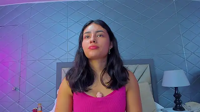 Snapshot of ViolettRouse chatting on March 3, 2026, 4:47 pm ViolettRouse online show from March 3, 2026, 4:47 pm