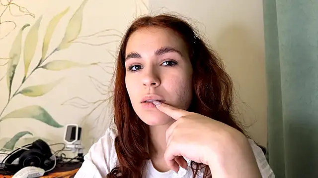 Snapshot of LunaAfrodita chatting on November 2, 2025, 6:35 pm LunaAfrodita online show from November 2, 2025, 6:35 pm