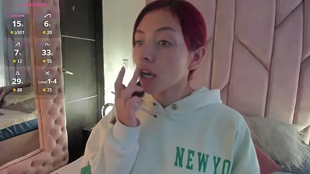 Snapshot of melanie_roux__ chatting on October 31, 2025, 12:02 pm melanie roux online show from October 31, 2025, 12:02 pm