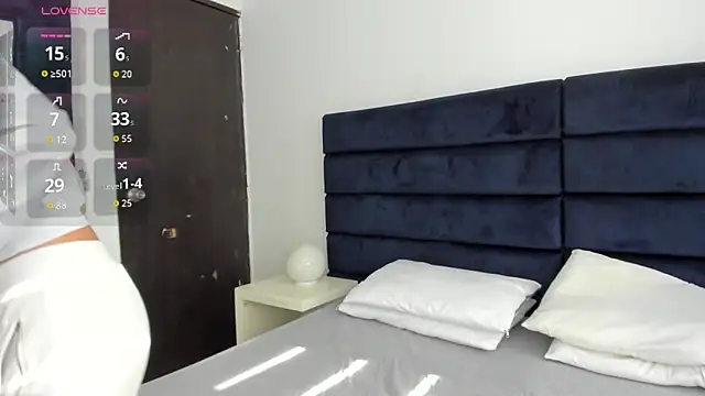 Snapshot of melanie_roux__ chatting on November 23, 2025, 12:59 pm melanie roux online show from November 23, 2025, 12:59 pm