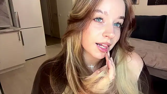 Snapshot of Babymoney_2007 chatting on November 11, 2025, 6:47 pm Babymoney 2007 online show from November 11, 2025, 6:47 pm