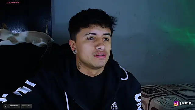 jhon mendoza  online show from November 7, 2025, 2:21 pm