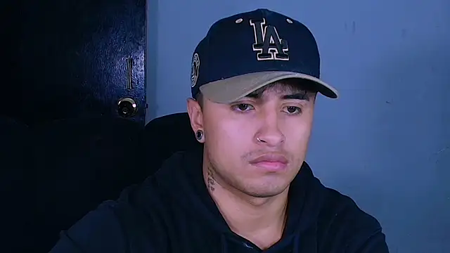 jhon mendoza  online show from November 20, 2025, 7:03 pm