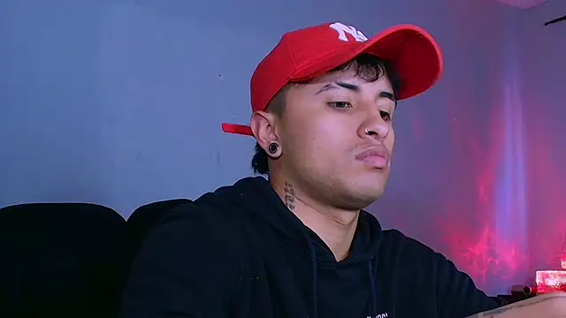 jhon mendoza  online show from November 17, 2025, 6:45 pm