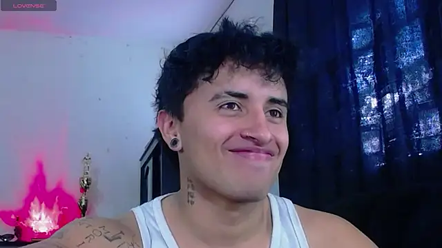 jhon mendoza  online show from December 13, 2025, 8:04 pm