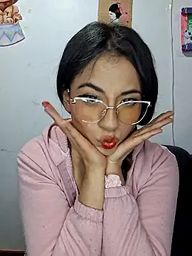 chloebrownn03 online show from November 12, 2025, 4:05 am