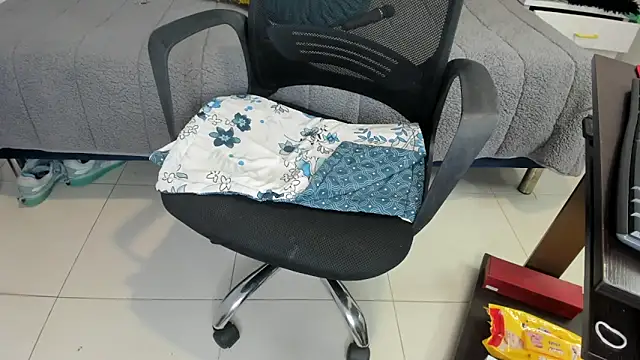 Inaya Khalifa online show from January 11, 2026, 3:13 am