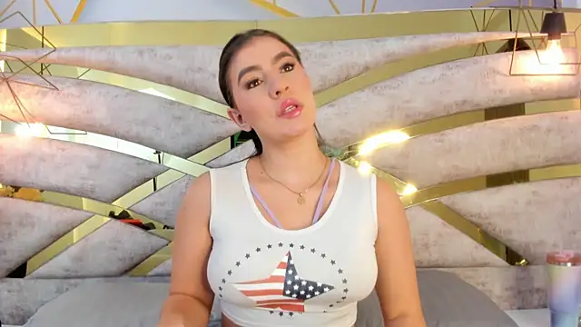 caroo giraldo  online show from November 4, 2025, 11:47 am