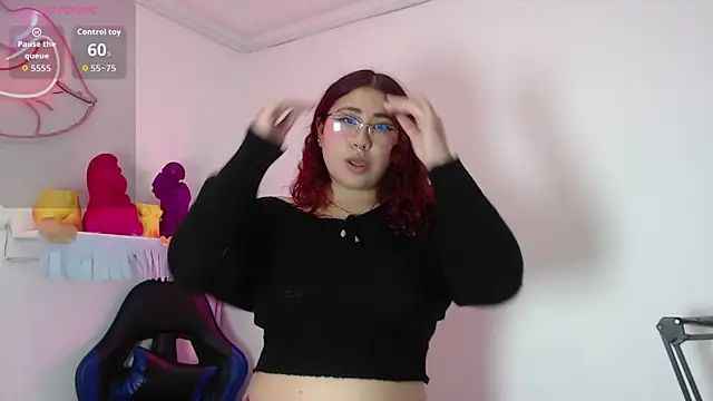 Snapshot of littlee_red chatting on October 24, 2025, 7:24 pm littlee red online show from October 24, 2025, 7:24 pm