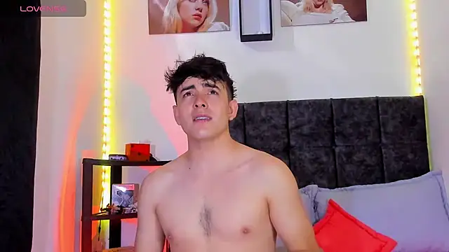 Snapshot of Theo_Noxxx chatting on December 4, 2025, 7:02 pm Theo Noxxx online show from December 4, 2025, 7:02 pm